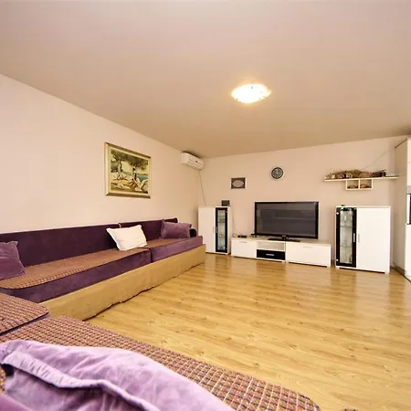 Casa de Férias Holiday Kamenica Posedarje